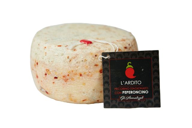 Rocca Formaggi Pecorino l'Ardito con Peperocino (Chili Peppers) (Avrg.1.3kg) | Delicatezza